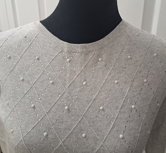Elle Light Grey Pullover Sweater      Size XS - Picture 1 of 8
